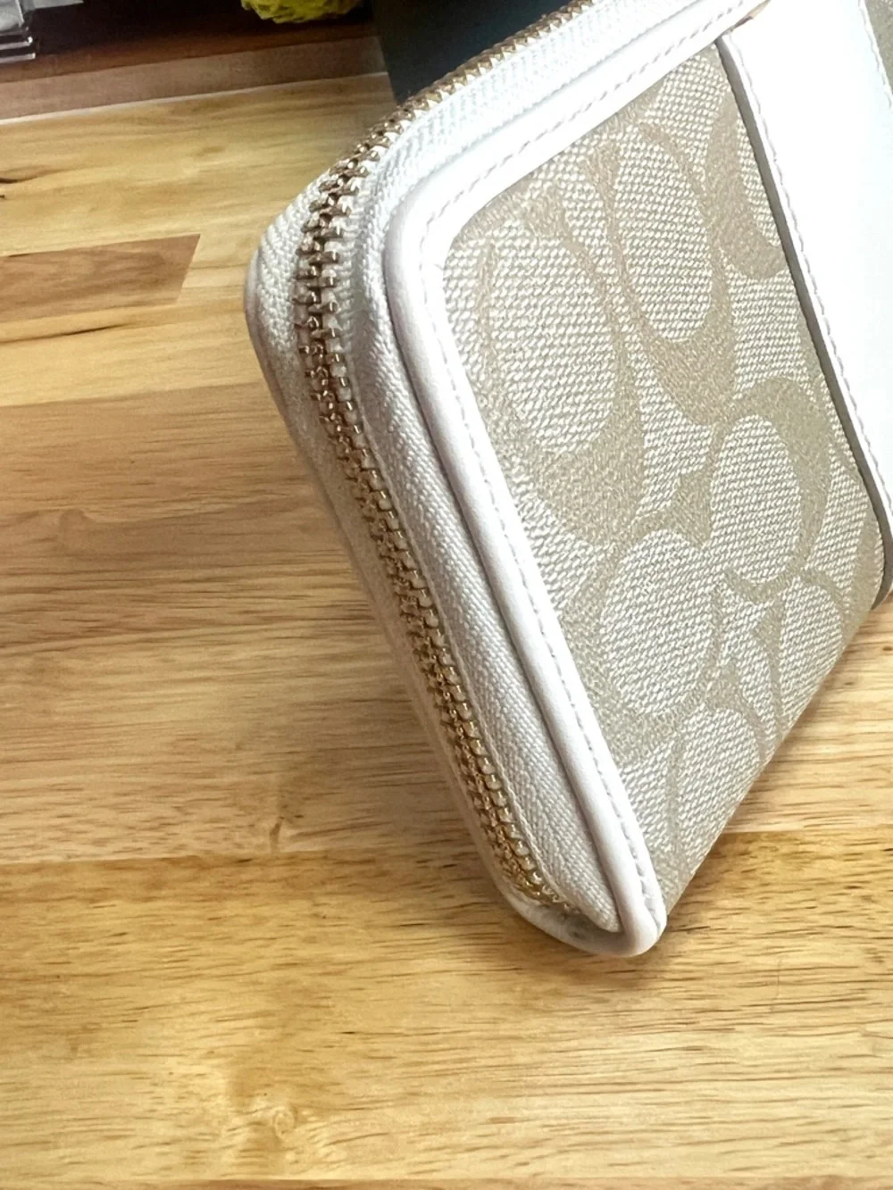 Coach Signature C Zip Around Accordion Long Wallet in Beige & Chalk - Picture 3 of 7